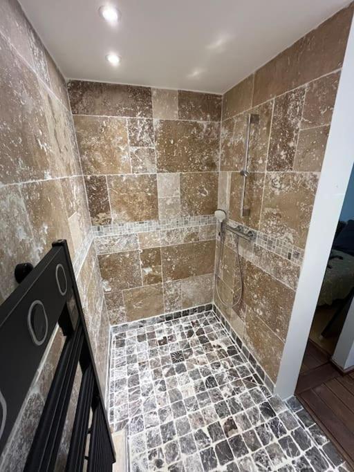 La Bastide Aux Iris - Les Capucines Apartman Villecroze Kültér fotó
